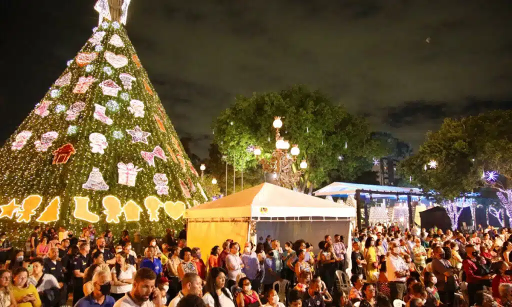 Decoração de Natal do Campo Grande é inaugurada com festa e show de Thiago  Arancam em Salvador - VNEWS BA